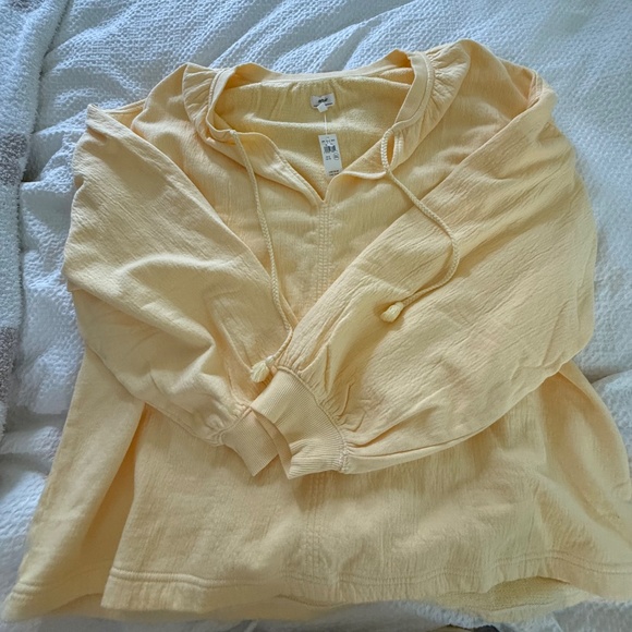 Aerie Lightweight Yellow Sweatshirt - Picture 3 of 4